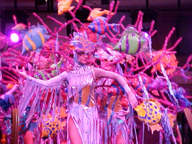 BC2CrazyCostumes.jpg, 98837 bytes, 3/17/01